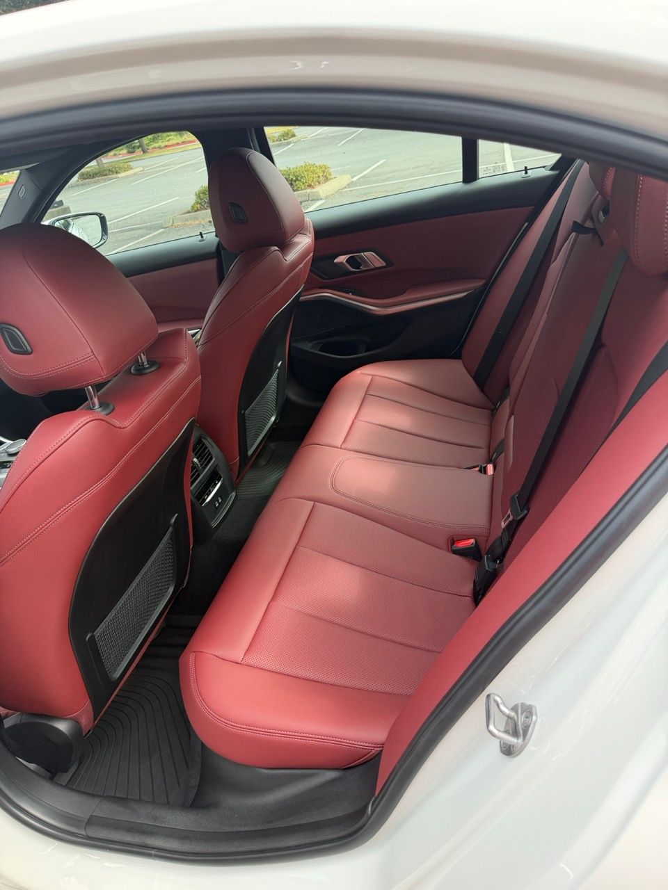 Used 2022 BMW 330e w/ M Sport Package RWD image 11