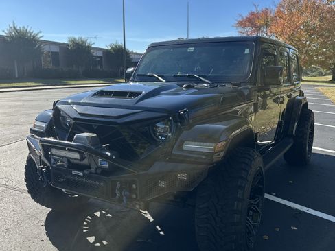 Used 2022 Jeep Wrangler Unlimited Sahara w/ Cold Weather Group image 4