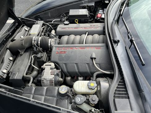 Used 2006 Chevrolet Corvette Convertible w/ Preferred Equipment Group image 11