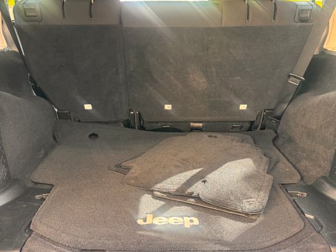 Used 2015 Jeep Wrangler Unlimited Sport w/ Quick Order Package 24S AWD/4WD image 11