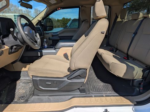 Used 2021 Ford F250 XLT w/ XLT Premium Package image 11