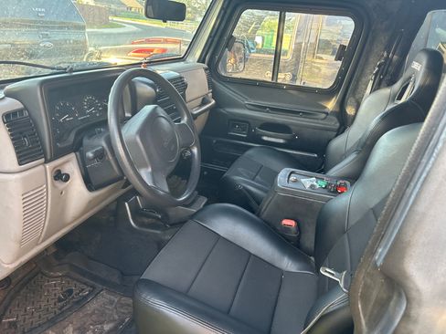 Used 1997 Jeep Wrangler SE AWD/4WD image 4