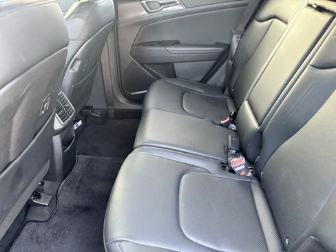 Used 2023 Kia Sportage EX image 11