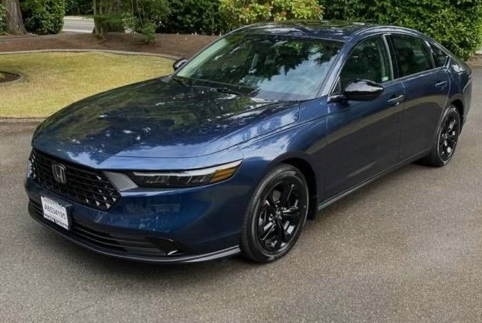 Used 2025 Honda Accord SE image 1