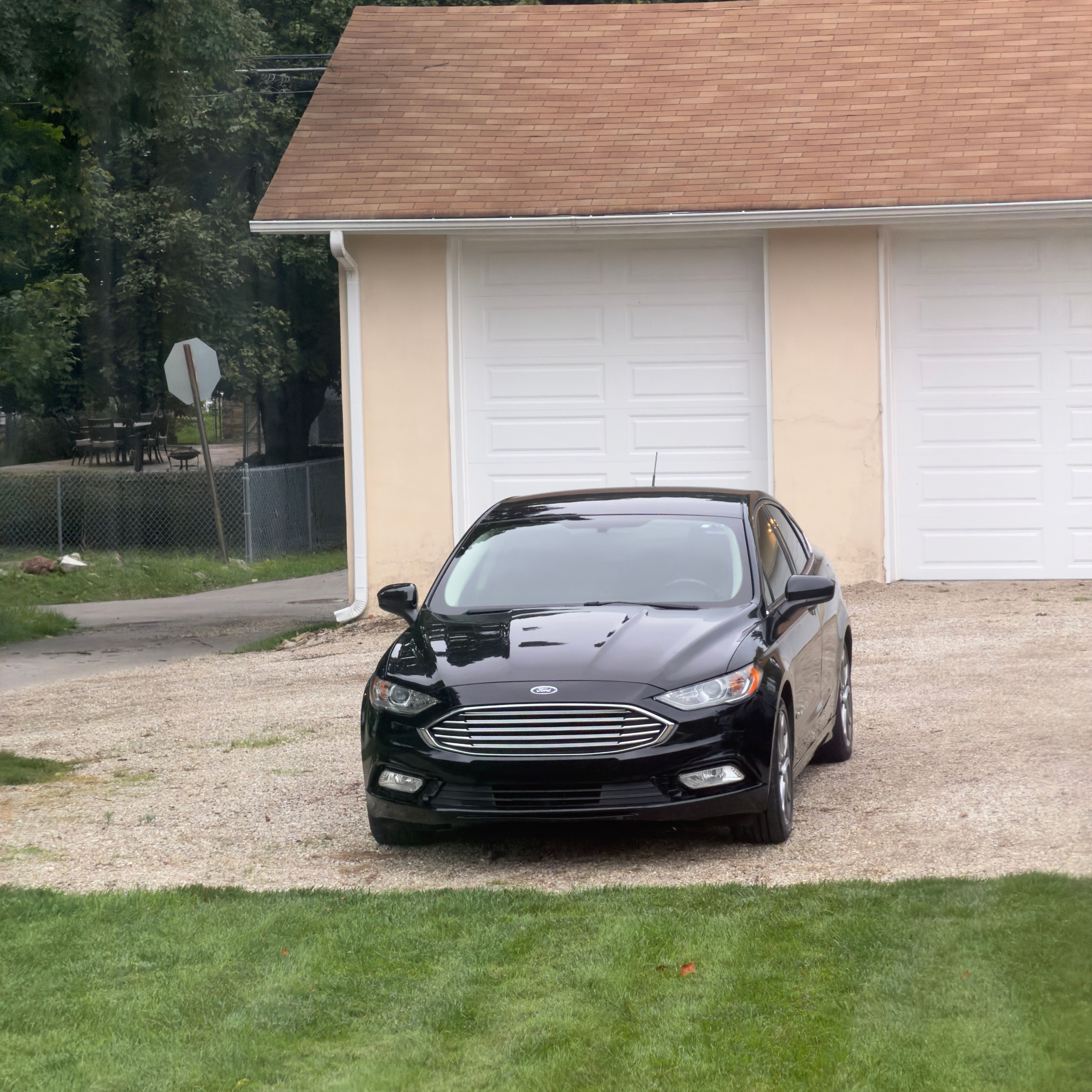 Used 2017 Ford Fusion SE w/ Equipment Group 601A FWD image 4