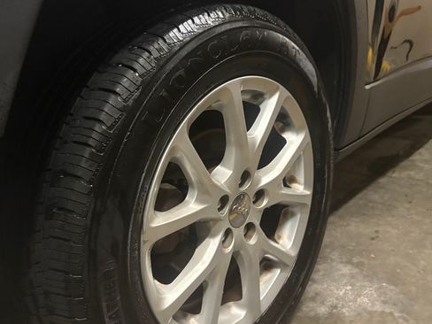 Used 2017 Jeep Cherokee Latitude image 6