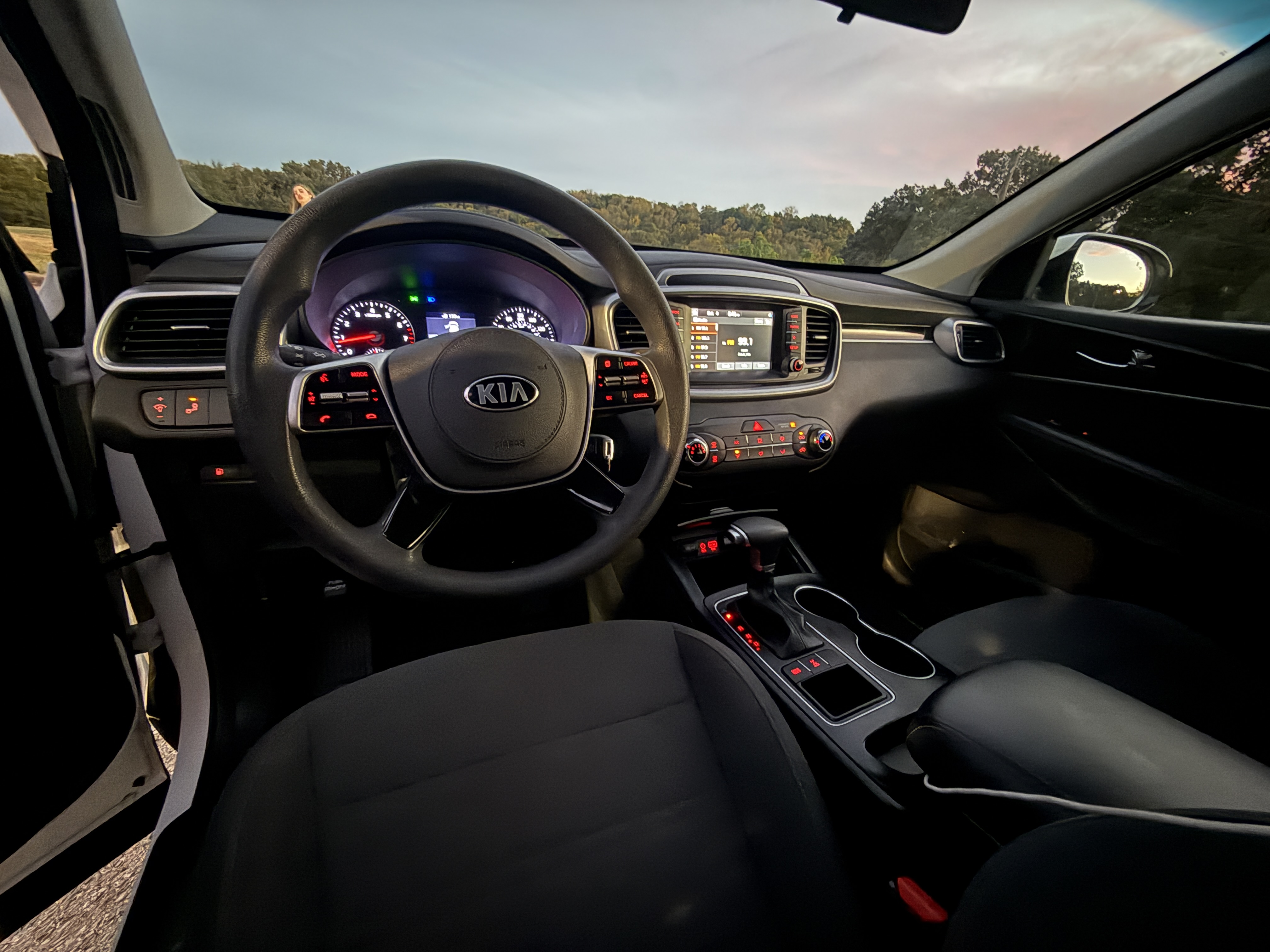 Used 2020 Kia Sorento LX AWD/4WD image 16