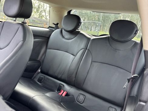 Used 2011 MINI Cooper Hardtop image 11