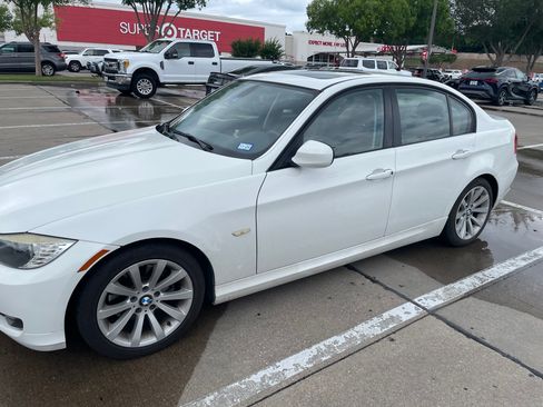 Used 2010 BMW 328i Sedan RWD image 4