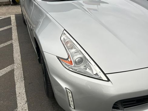 Used 2017 Nissan 370Z Coupe RWD image 10