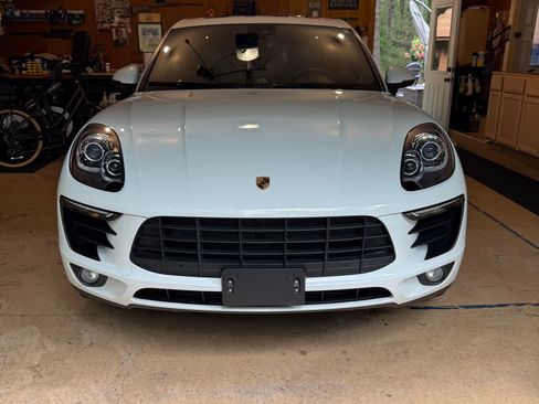 Used 2017 Porsche Macan AWD/4WD image 1