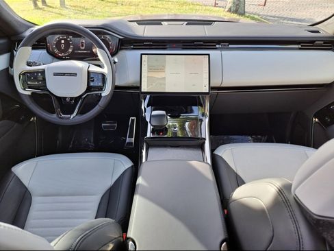 Used 2025 Land Rover Range Rover Sport SV Edition Two image 5