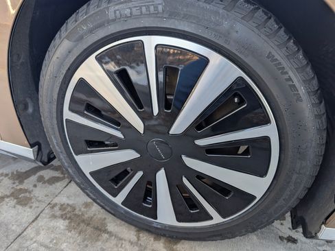 Used 2022 Lucid Air Dream Edition image 6