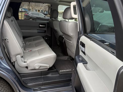 Used 2018 Toyota Sequoia Limited w/ Safety & Convenience Package image 11