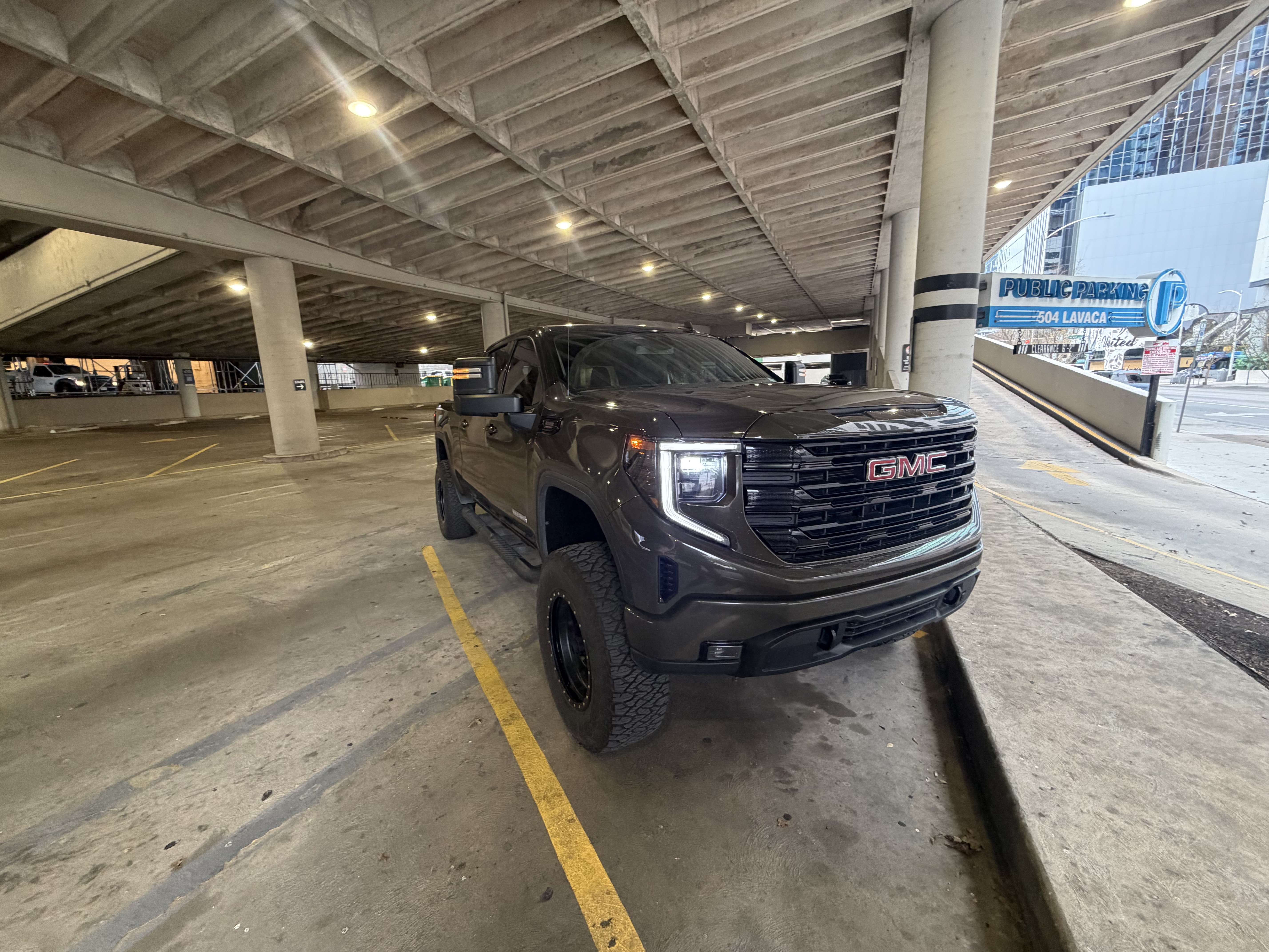 Used 2024 GMC Sierra 1500 Elevation w/ Preferred Package AWD/4WD image 1