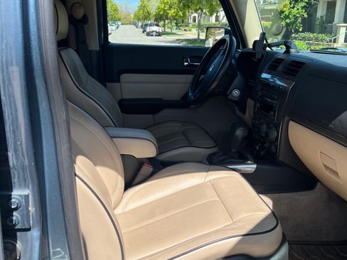 Used 2007 HUMMER H3 AWD/4WD image 4