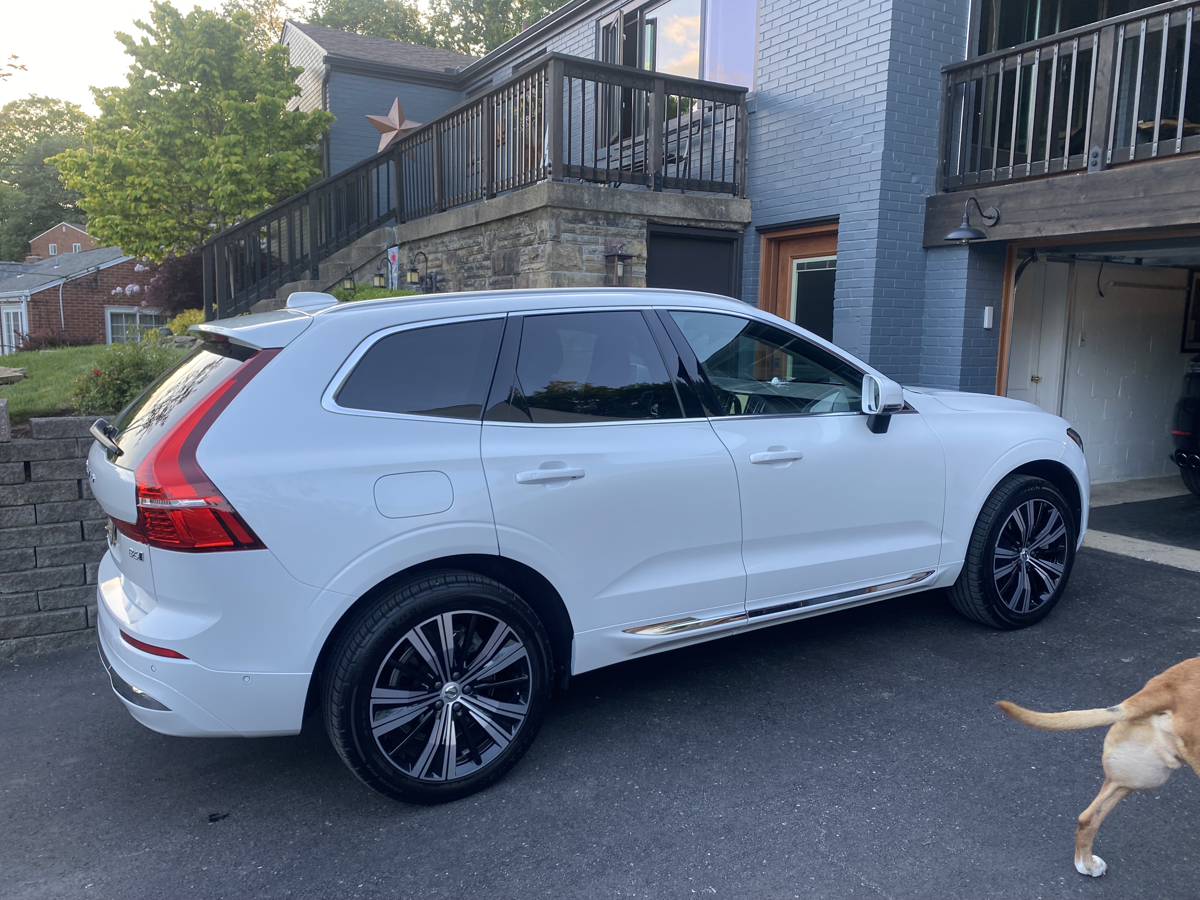 Used 2022 Volvo XC60 B6 Inscription w/ Advanced Package AWD/4WD image 9