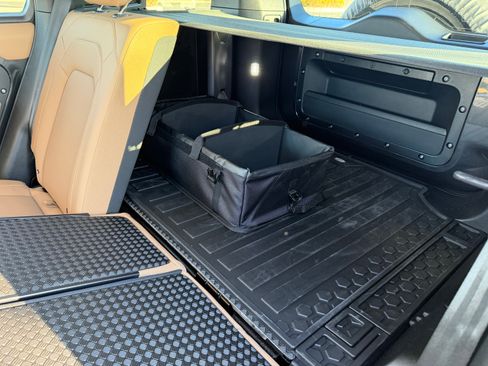 Used 2025 Land Rover Defender 110 S image 15