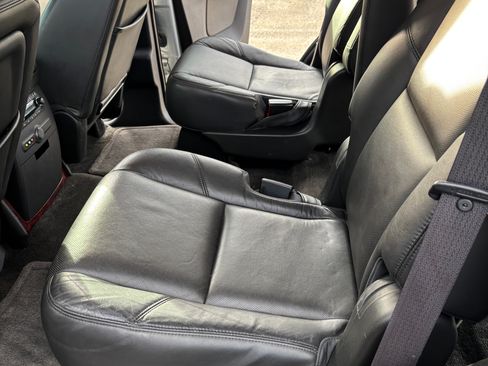 Used 2013 Cadillac Escalade Luxury image 15