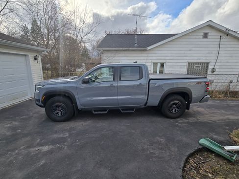 Used 2025 Nissan Frontier PRO-4X w/ Pro Convenience Package image 4