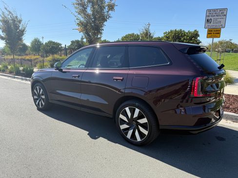 Used 2025 Volvo EX90 Ultra image 2