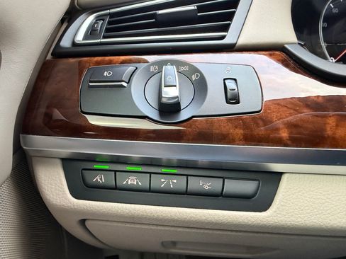 Used 2014 BMW 750Li image 26