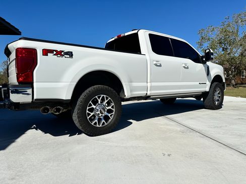 Used 2020 Ford F350 Lariat w/ Lariat Ultimate Package image 2