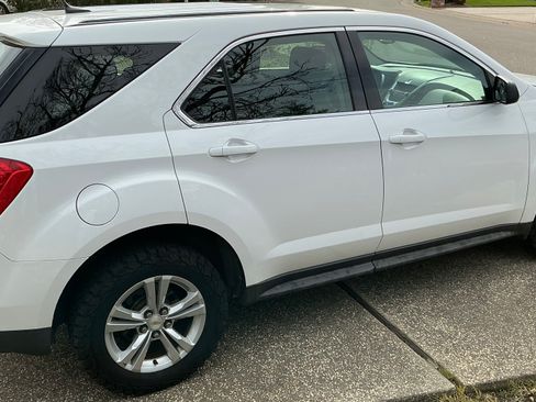 Used 2010 Chevrolet Equinox LS image 11