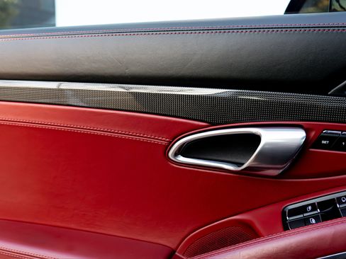 Used 2018 Porsche 718 Cayman S image 30