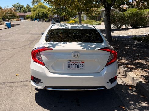 Used 2020 Honda Civic LX image 2