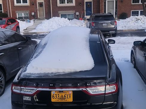 Used 2019 Lincoln Continental Select image 5