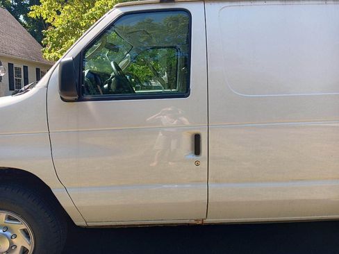 Used 2010 Ford E-250 and Econoline 250 RWD image 6