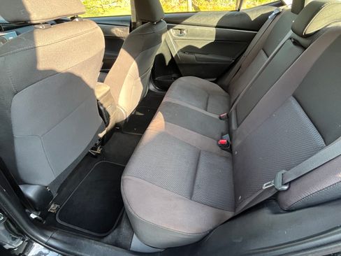 Used 2017 Toyota Corolla LE image 9