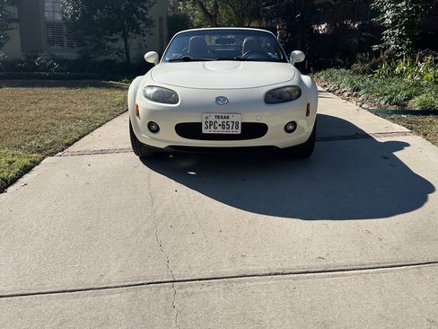 Used 2007 MAZDA MX-5 Miata Grand Touring image 2