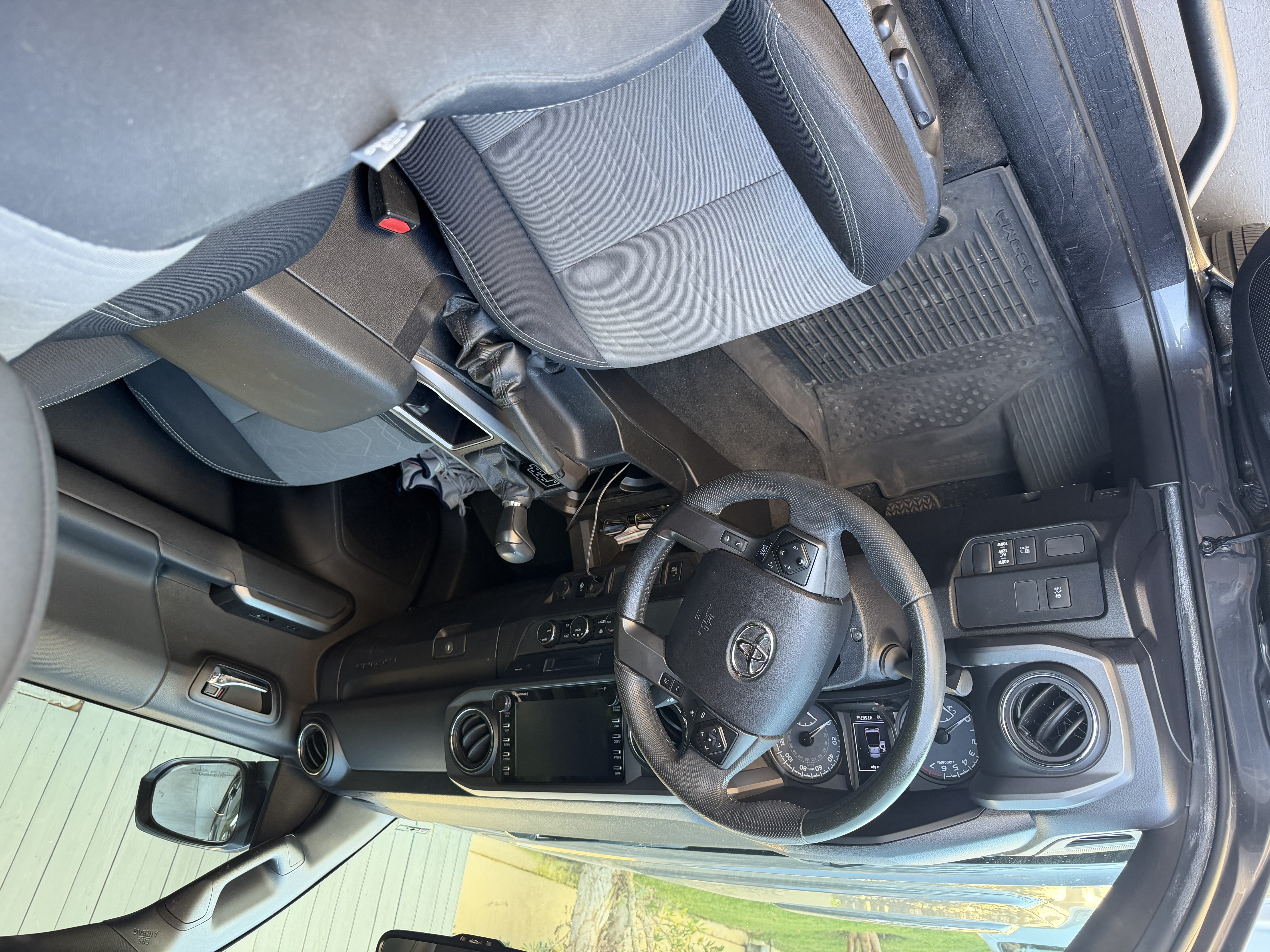 Used 2021 Toyota Tacoma TRD Sport w/ Technology Package RWD image 11