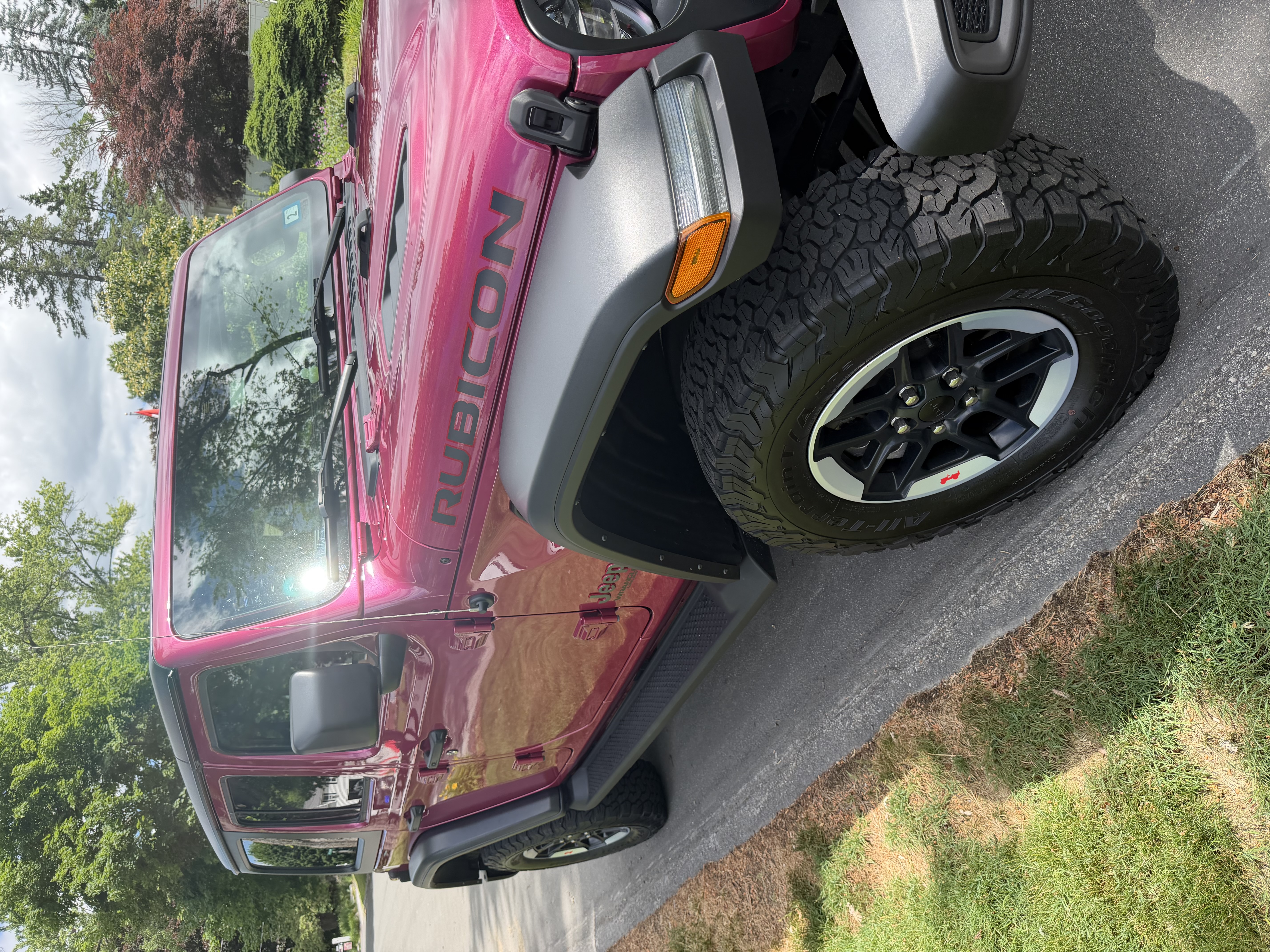 Used 2022 Jeep Wrangler Unlimited Rubicon w/ LED Lighting Group AWD/4WD image 5