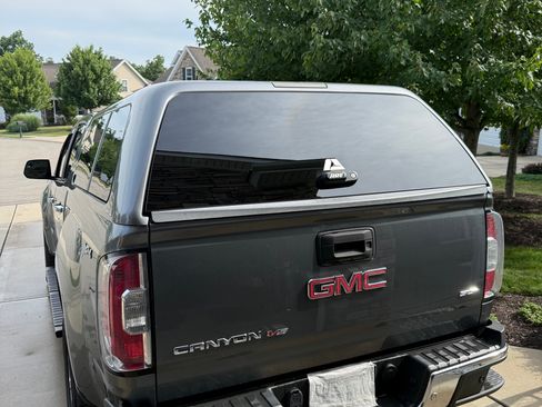 Used 2019 GMC Canyon SLT w/ Driver Alert Package AWD/4WD image 5