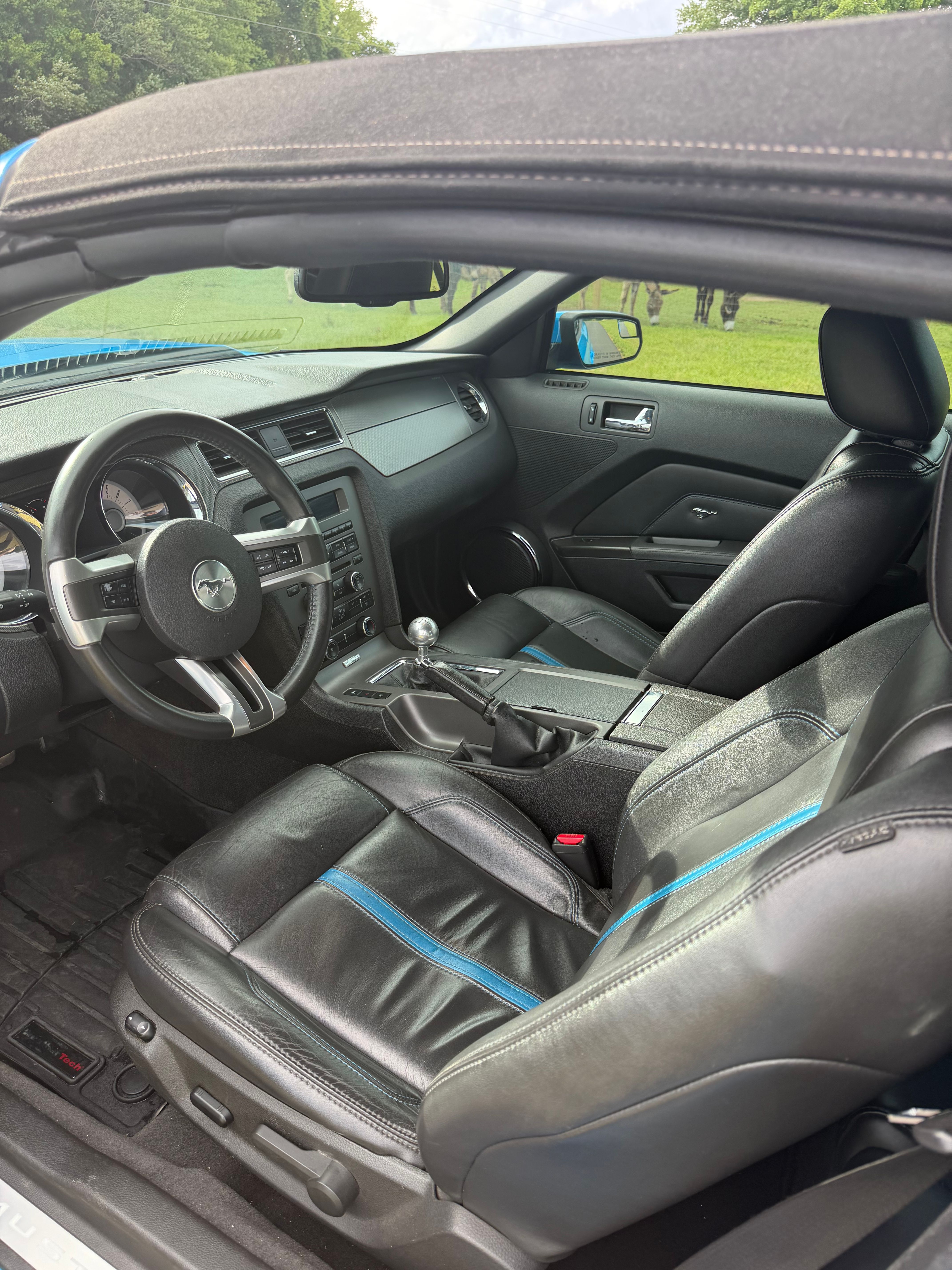 Used 2011 Ford Mustang GT Premium w/ Brembo Brake Pkg RWD image 6