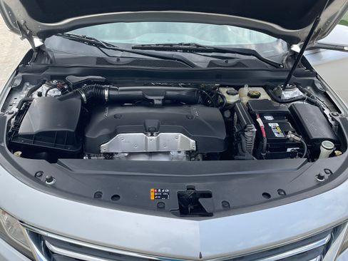 Used 2014 Chevrolet Impala LT w/ Convenience Package image 18