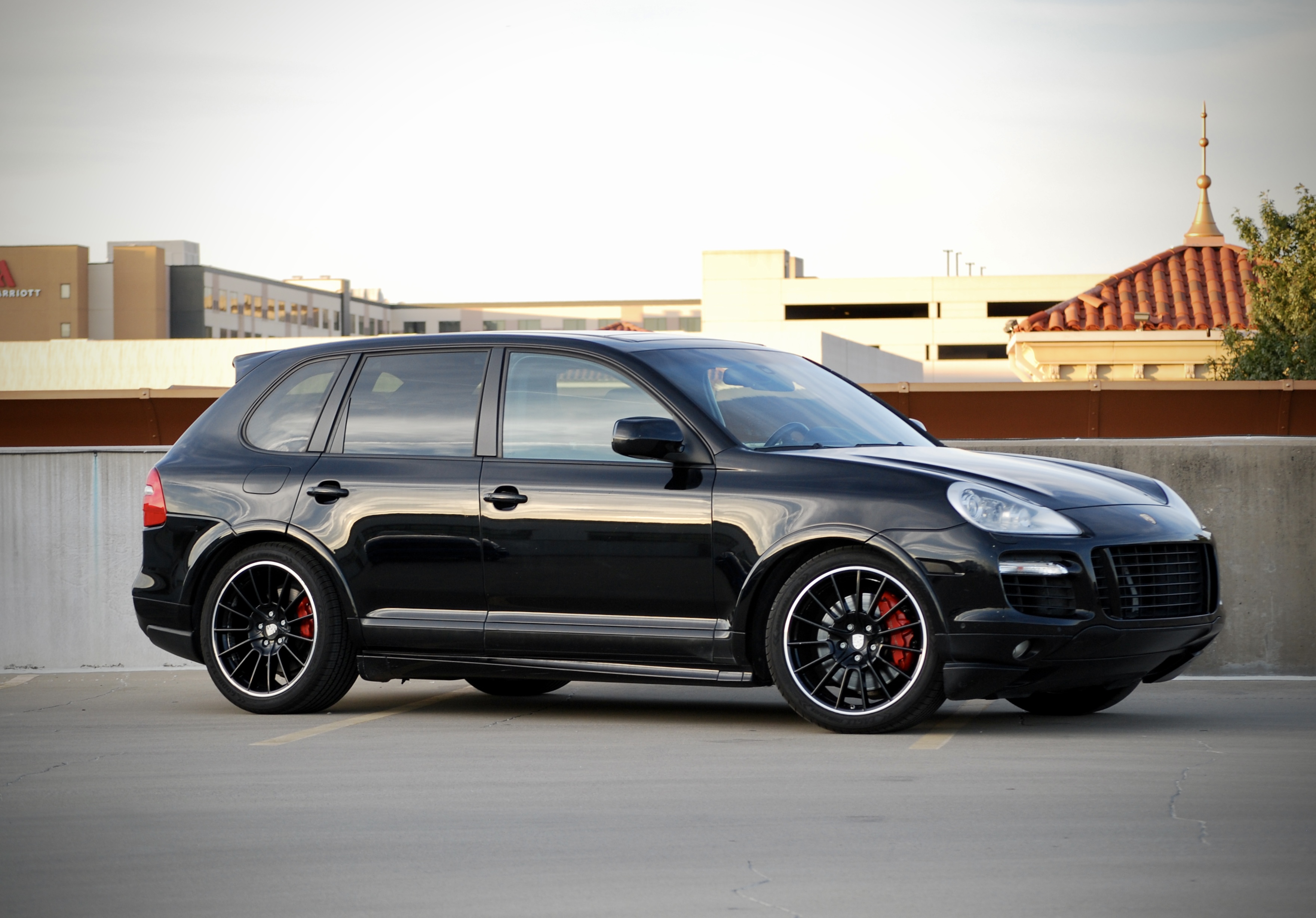 Used 2009 Porsche Cayenne Turbo S AWD/4WD image 2