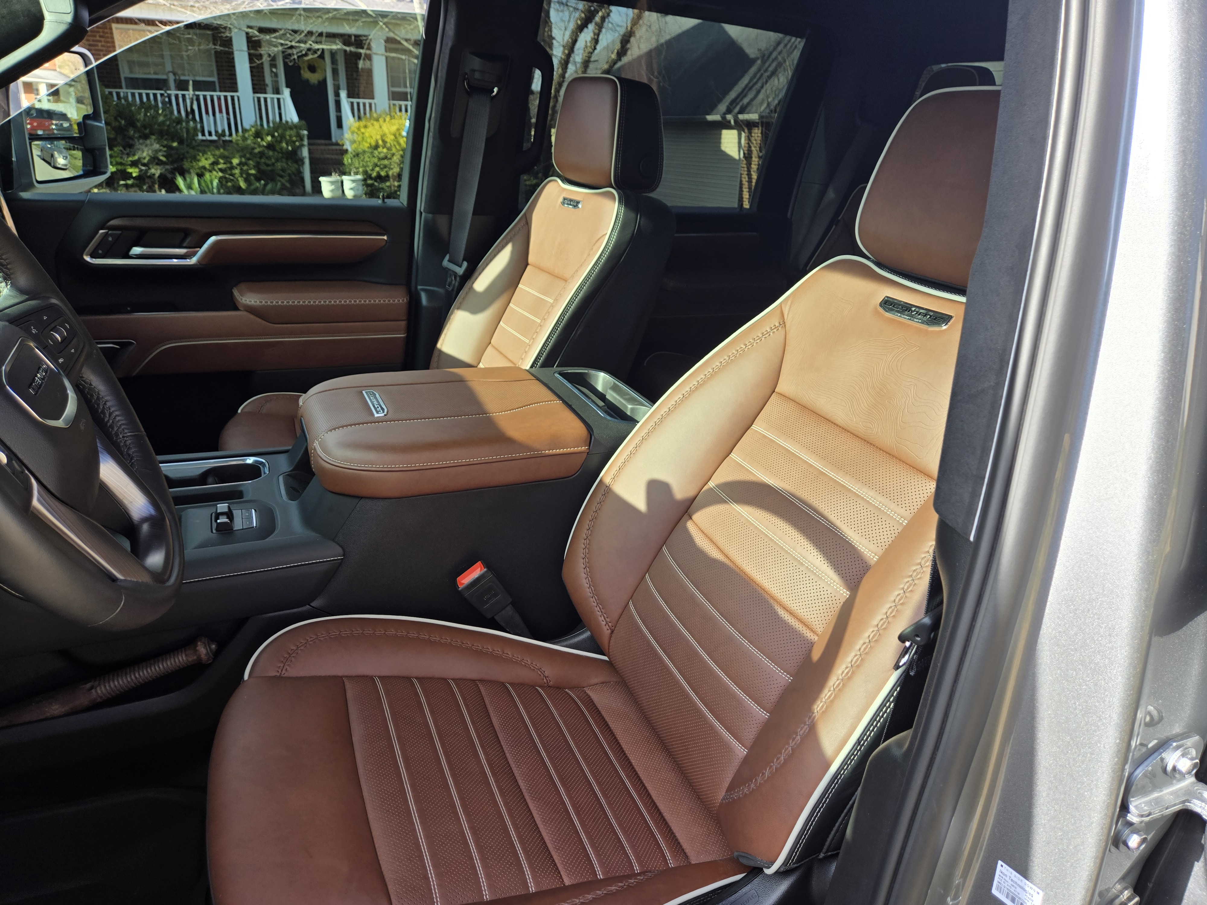 Used 2025 GMC Sierra 2500 Denali Ultimate AWD/4WD image 8