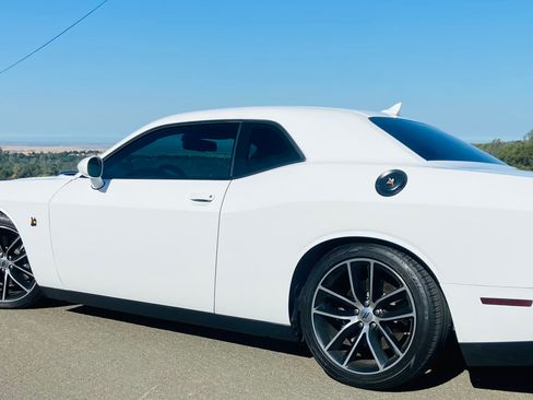 Used 2018 Dodge Challenger R/T Scat Pack image 1
