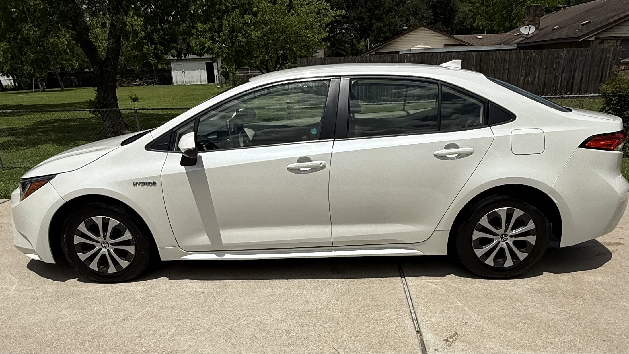 Used 2020 Toyota Corolla LE FWD image 5