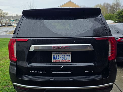 Used 2021 GMC Yukon XL SLT w/ SLT Luxury Package image 9