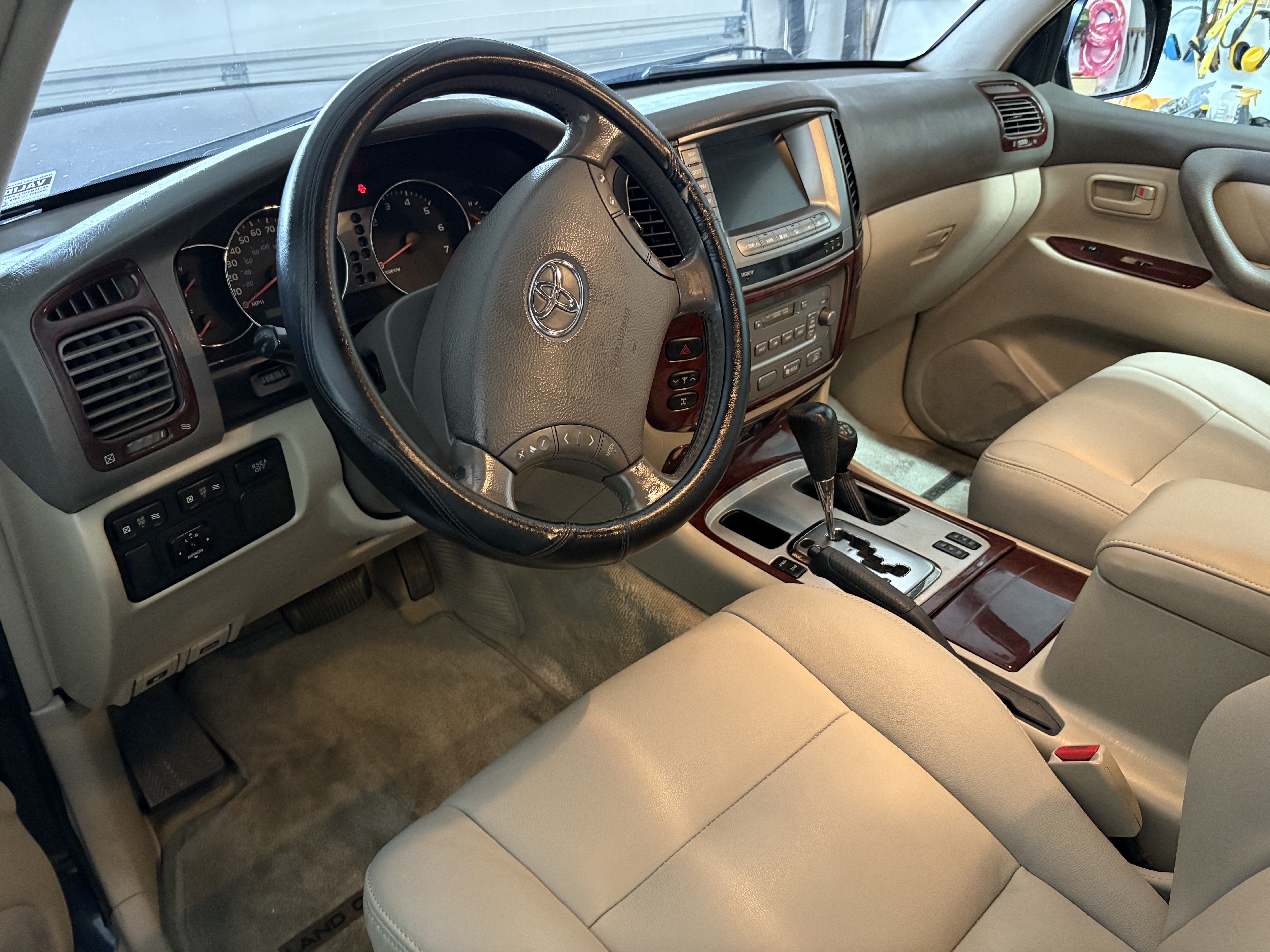 Used 2005 Toyota Land Cruiser w/ Convenience Pkg AWD/4WD image 14