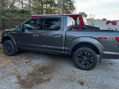 Used 2015 Ford F150 Platinum w/ Equipment Group 701A Luxury AWD/4WD image 4