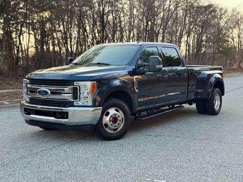 Used 2017 Ford F350 XLT image 1