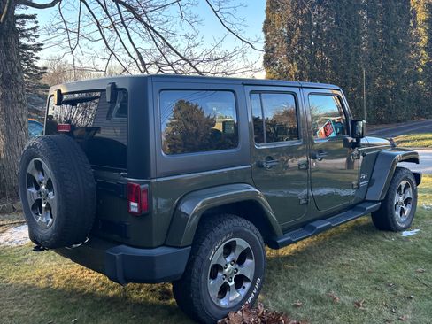 Used 2016 Jeep Wrangler Unlimited Sahara w/ Dual Top Group image 8