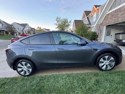 Used 2023 Tesla Model Y Long Range image 6