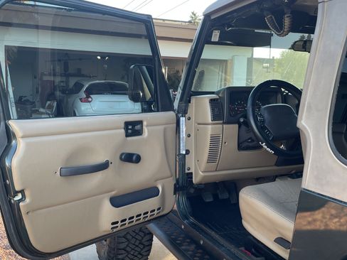 Used 2002 Jeep Wrangler Sport image 10